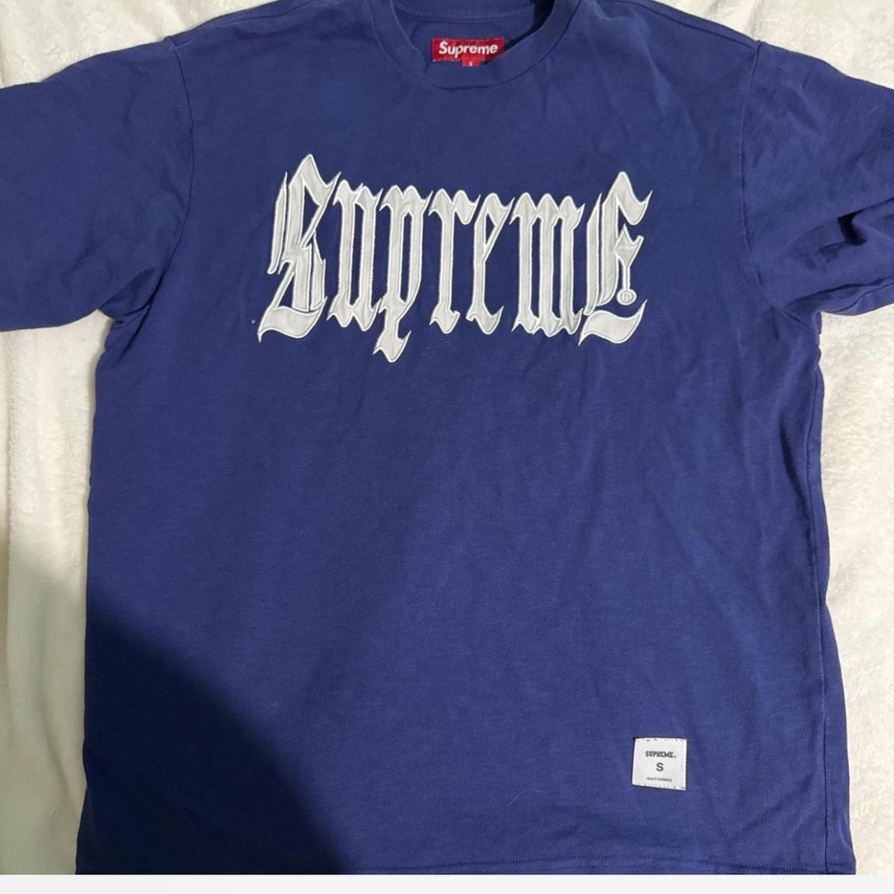 Supreme Old English Top size s